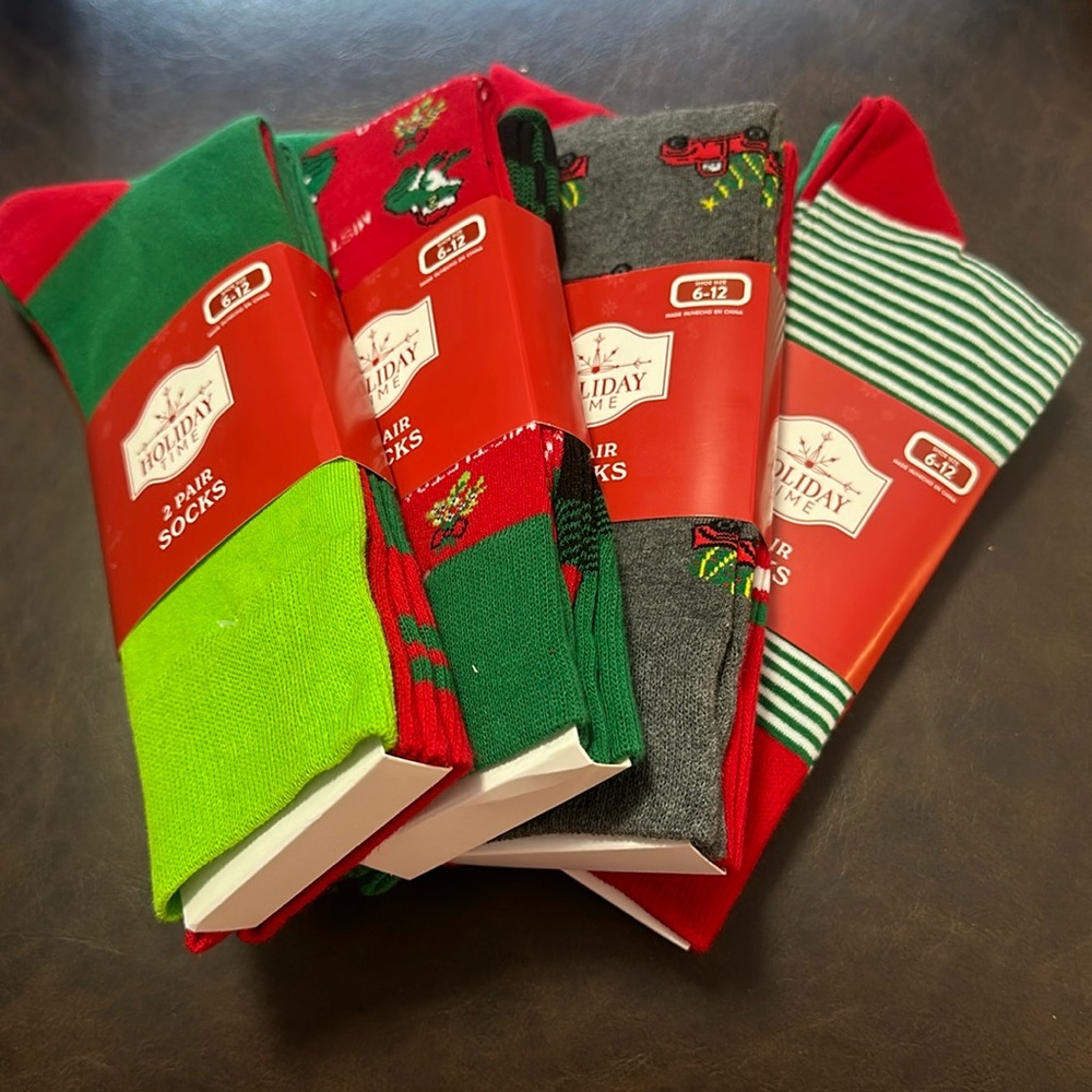 HOLIDAY TIME SOCKS: 4 PACKS (8 total pairs): NEW IN PACKAGE: SHOE SIZE 6-12